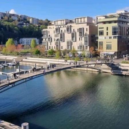 Appartement Dans Peniche Atypique Et Idyllique A Confluence Lyon Eksteriør billede